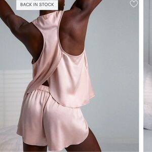LUNYA BNWT Silk Tulip Back Short Set in Delicate Pink Size XL